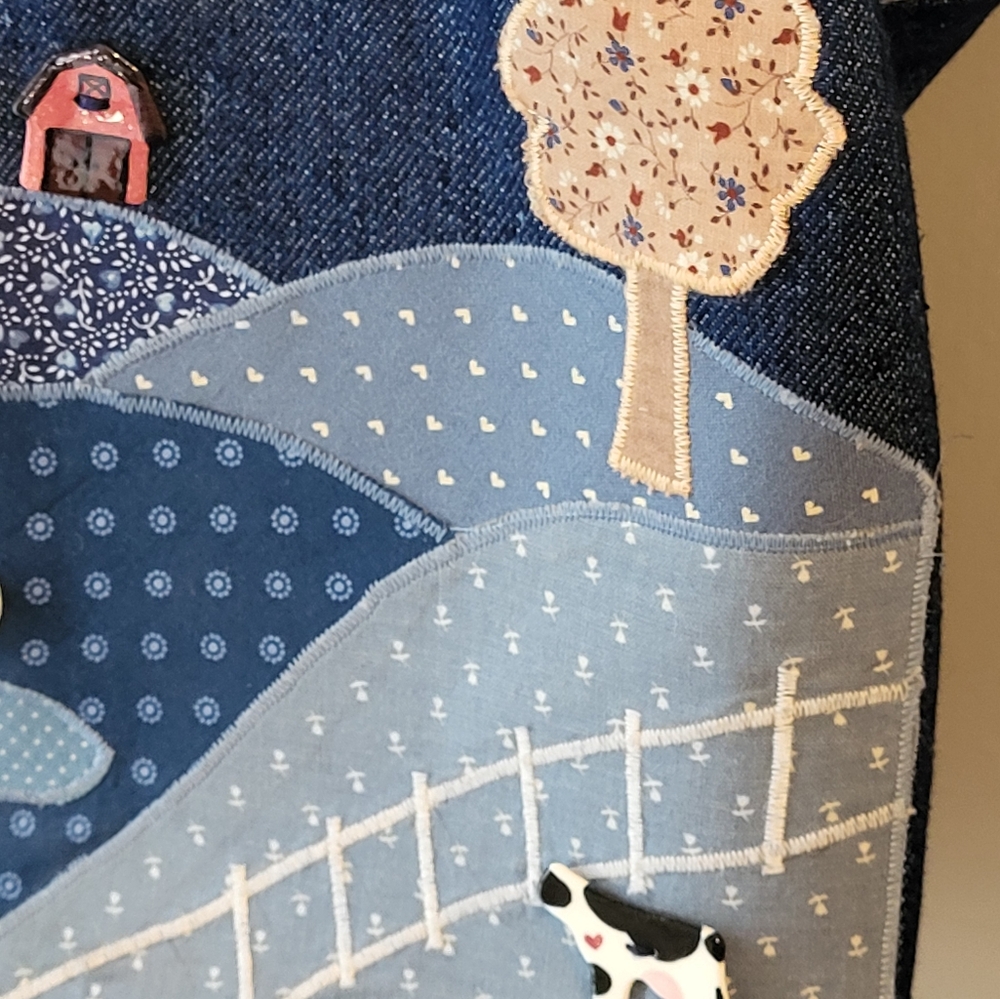 1970s Denim Appliqued Shoulder Bag With Wooden Dowels - Picture 6 of 8